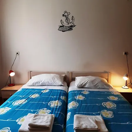 招待所 芭芭拉维罗达波拉特公寓酒店 3*